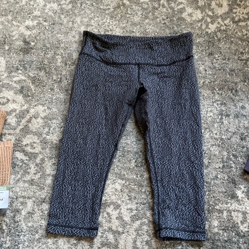 Lululemon crop tight